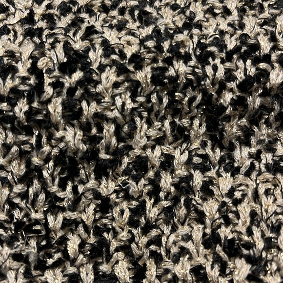 Black and Gold Sweater - Picture 4 of 4